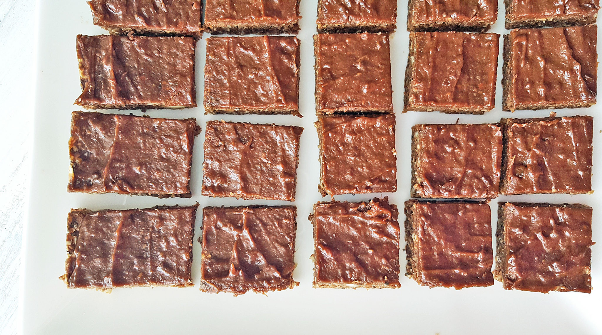 Chocolate Date-Glazed Protein Bars Recipe