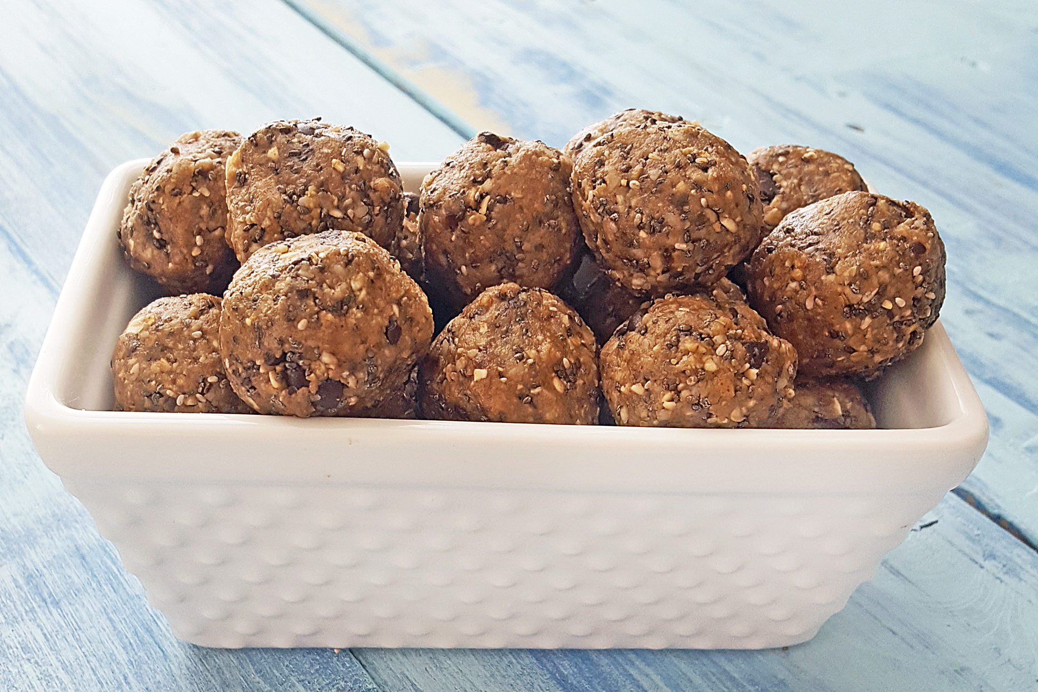 Raw Superfood Cookie Dough Protein Bites Recipe